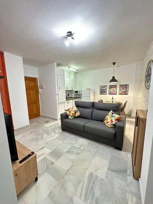 Moderno Apartamento Junto Al Mar- Apartamentos Don Diego توريمولينوس المظهر الخارجي الصورة