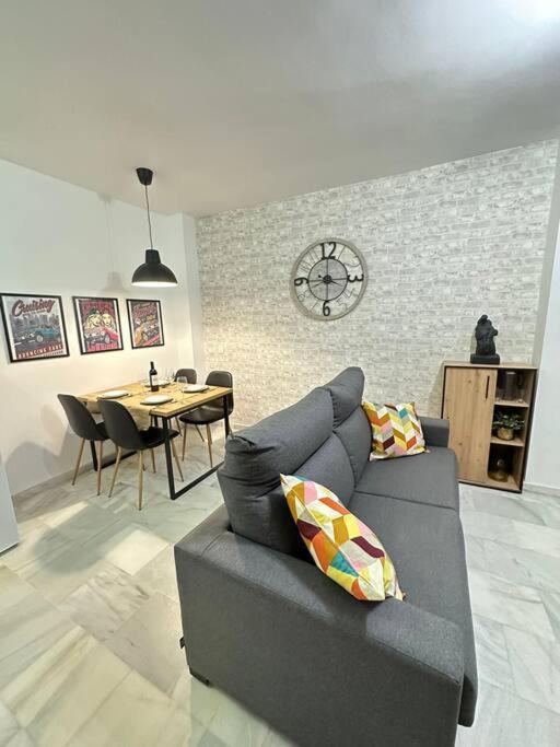 Moderno Apartamento Junto Al Mar- Apartamentos Don Diego توريمولينوس المظهر الخارجي الصورة